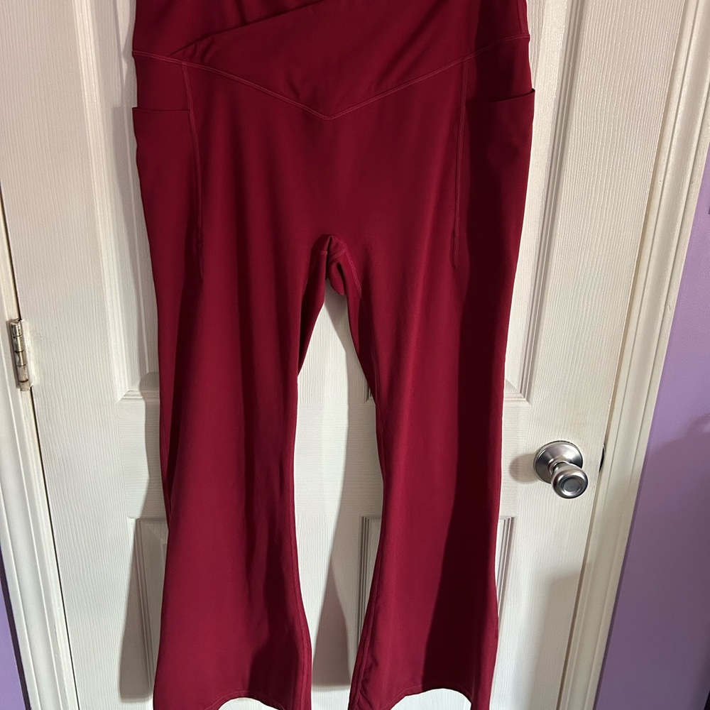 POPFLEX Crisscross Hourglass Flared Leggings with Pockets - Ruby - Picture 2 of 5